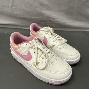 Nike Cream and Pink Casual Sneakers